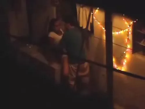 Съпруга с очила и пр ...