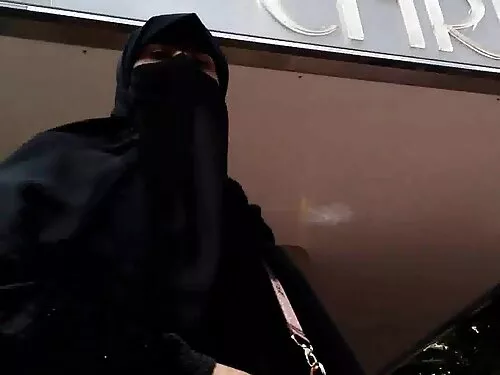 Задникът Негрито се  ...