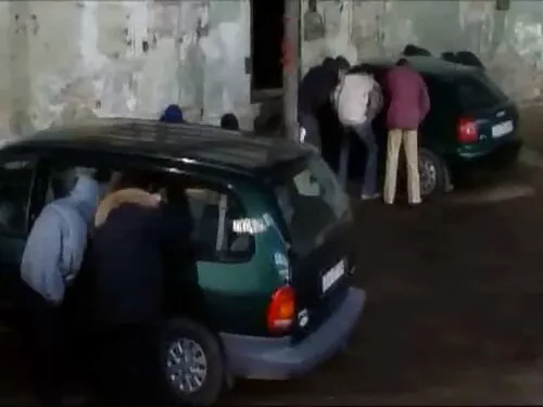 Руска брюнетка и на  ...